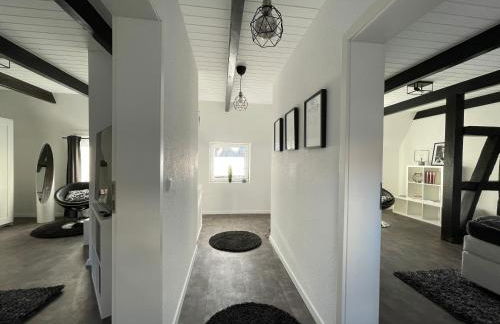 Fachwerkhaus mit 2 getrennten Schlafzimmern, Wohnzimmer und Küche - Foto 9