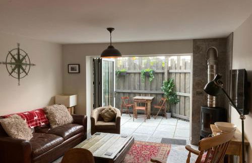 Great country-style house with a courtyard - Photo 12