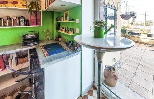 Awesome Apartment In Saint-Étienne - Foto 10