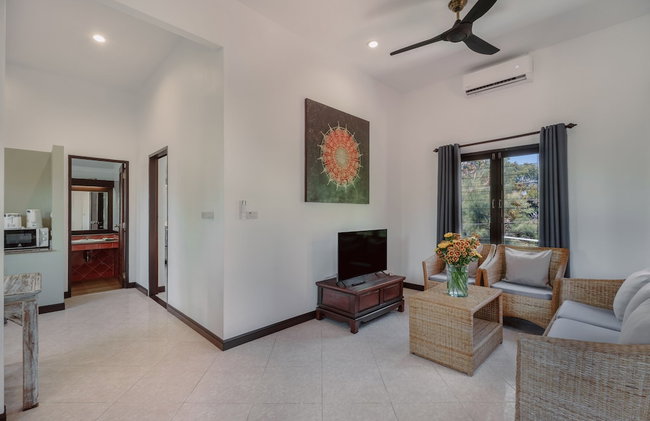 Palm Village - Photo 11