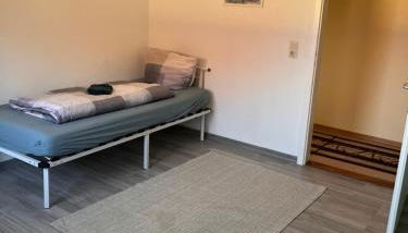 Große Monteurwohnung mit 4 Zimmer und Parkplatz, Waschmaschine, Internet, voll ausgestattete Küche - Foto 5