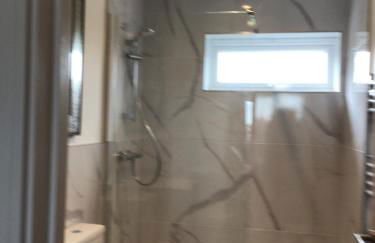 Luxurious 3 bedroom house now with FULL FIBRE INTERNET Shangri la in village of Alfrick with driveway parking for 3 cars in an area of outstanding natural beauty, superb walking,close to Worcester, Malvern showground, theatre, Malvern hills, dogs welcome - Photo 14