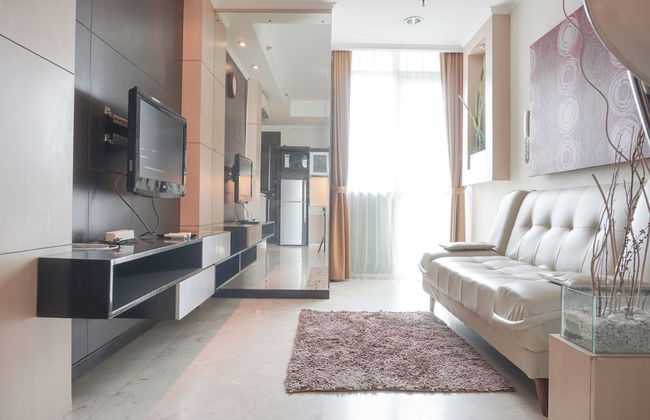 Elegant and Comfy 1BR with Extra Room Apartment at Bellagio Residence - Foto 15