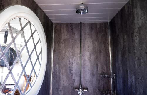 Extraordinary Huts Ltd - Photo 72