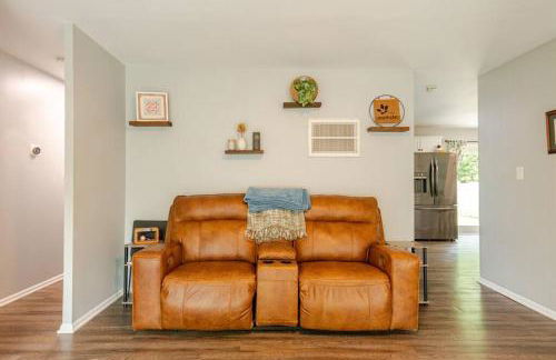 Private Ranch- Entire Home - Hot Tub - Pets & Kids Welcome - King Bed - Fenced Backyard - Free WiFi - Foto 22