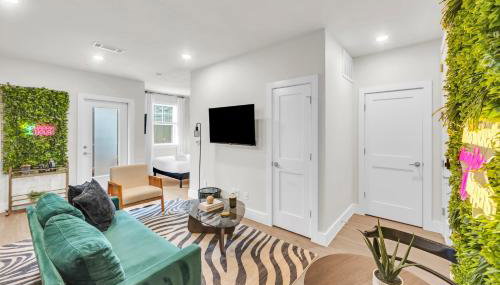 RG 2-3 DT Dallas l FIFA WORLD CUP READY l 5 Min from Love Field - Foto 2