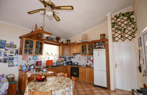 Ikaria Studios - Photo 16