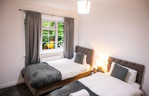 Conyngham Villa, Luxury Detached House, 6 Beds, 4BR,Large garden, Parking - Sleeps 8 - Foto 56