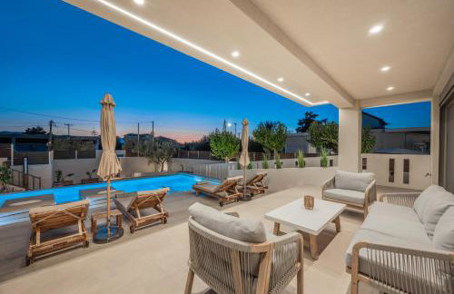 Cantouni Villa, Luxury 5BR Retreat with Pool & Jacuzzi Near Town by Villa Mana Gers - Photo 66