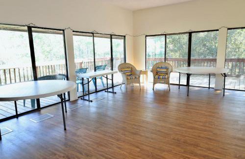 Pink Dream House - 2BR, Pools, Patios, & Walk to Ocean in Panama City Beach - Foto 70