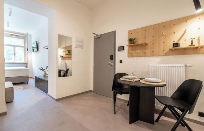 HONEST Karlín - Foto 46