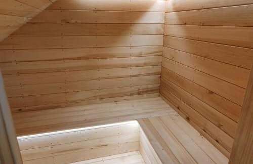 Leszczynowy domek nad jeziorem - Foto 26