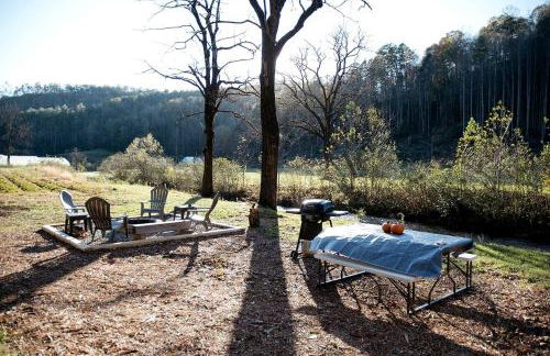 Heated North Carolina Glamping Rental Surrounded by Pisgah National Forest - Foto 36