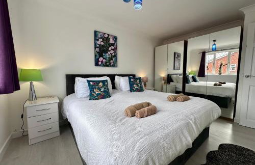 Award Winning Beautiful House in South Cambridge, 14-Min Drive to the City Centre, Free Parking, No Sofabeds, Sleeps 6 - Photo 33