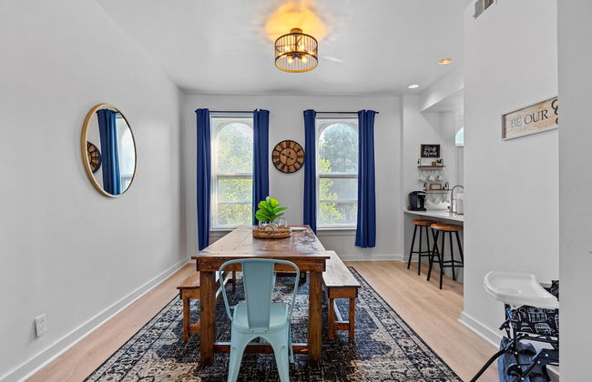 Cozy Family Getaway - JZ Vacation Rentals - Photo 21