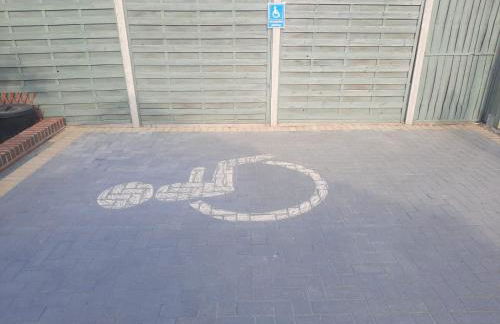 Modern Medway Bungalow - 3BR Garden & Free Parking, Kent - Foto 21