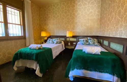 Villa Sitges El Ranch Amaizing Outdoor Areas Beaches at 5 minutes walk Sitges at 15 min drive AC Pool Jacuzzi & Garden XXL - Foto 22