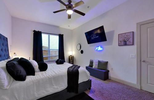 Central Houston Stay - Walk to NRG Stadium, Relax by the Pool, and More! - Foto 10