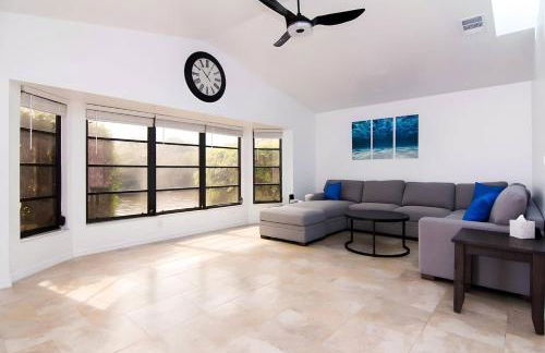 House With A BoatYour Private Waterfront Resort - Foto 11