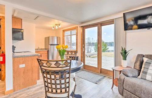 Waterfront Castle Rock Lake Cabin with Deck and Grill - Foto 7