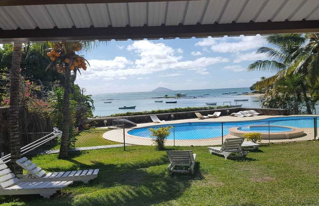 Comfortable Beachfront Bungalow With Pool - by Feelluxuryholidays - Foto 30