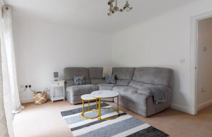 Spacious 4-Bedroom House in Aylesbury Ideal for Contractors Professionals or Larger Families - Foto 17