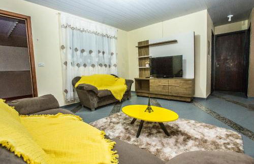 Casa Grande com 2 quartos e 1 suíte - Foto 1