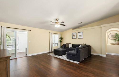 Perfect Home for Work or Relaxing Vacation - Photo 7