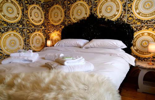 Deluxe 4 or 5 Bed House with Hot Tub, Cinema Room Sleeps 15 - Foto 15