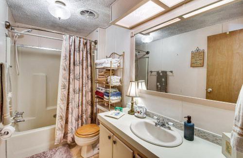 Countryside Haven with Spacious Yard in Tamassee! - Foto 18