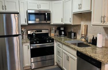 Elegant & Modern Plymouth 3-bed 25-bath Townhome - Foto 5