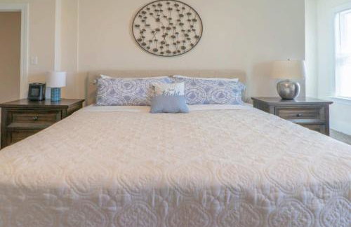 3BR-2BA Townhome TGE Neighborhood ABODEbucks - Foto 14