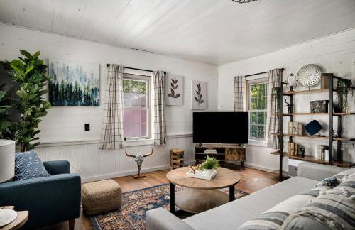 Woodland cabin w hot tub & fire pit - Foto 7