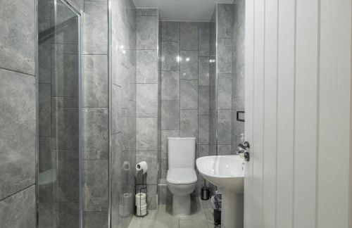 Gorgeous House with BBQ Patio - Foto 22