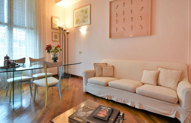 1 bedroom Apartment in Milan - Photo 1