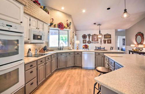 Pool, Putting Green, Fire Pit Elegant Peoria Home - Foto 12