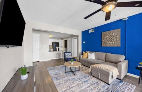 2BR Spacious Getaway Near Dwntown, Pool, UT Austin - Foto 6