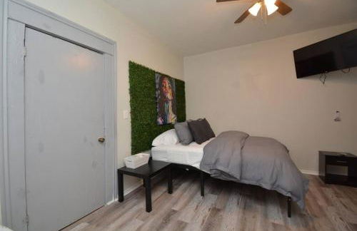 SuperValue Suite #4 @ East End Revitalized - Foto 8