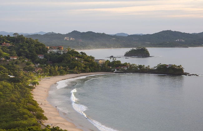 Newly Remodeled Beachfront Condo, Ground-Floor Terrace & Direct Access to Playa Flamingo - Foto 16