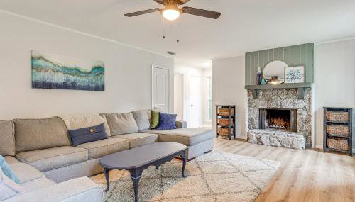 Daphne Home with Deck Close to Beaches and Parks! - Foto 5