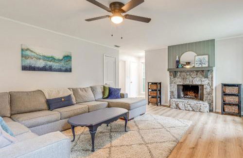 Daphne Home with Deck Close to Beaches and Parks! - Foto 5