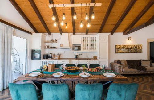 Luxury Villa Nature with heated private pool, sauna & fire pit, a short walk to the beach - Photo 33