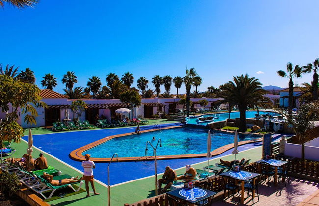 Castillo Beach Club Apartments - Photo 20