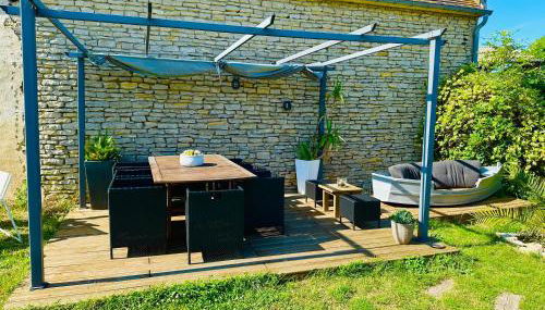 Gîte gold beach - Logis des hirondelles classé 4 étoiles - Photo 3, Garden, Garden view