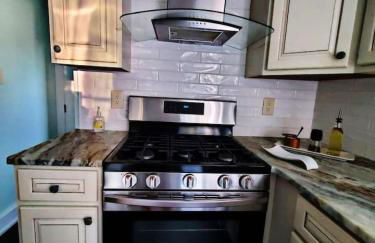 Pet friendly minutes to beach - Foto 8