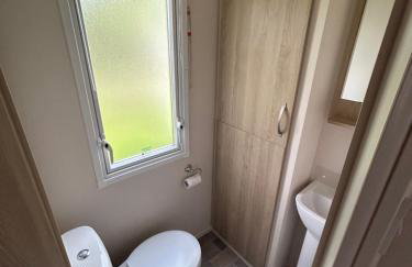 Tranquil Retreat at River Valley Country Park - Photo 11