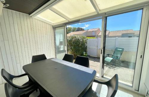 Maison tout confort proche plage avec véranda et parking privatif - FR-1-231-240 - Photo 21