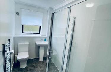 Modern 2 Bedroom Apartment With Free Parking - Foto 11