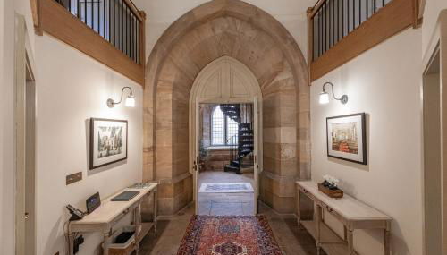 Exceptional Grade II Listed Church Conversion - Foto 5