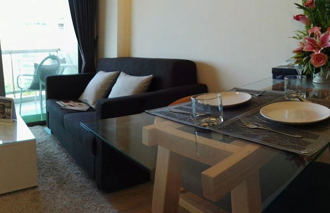 Sonrisa Sriracha - Photo 22